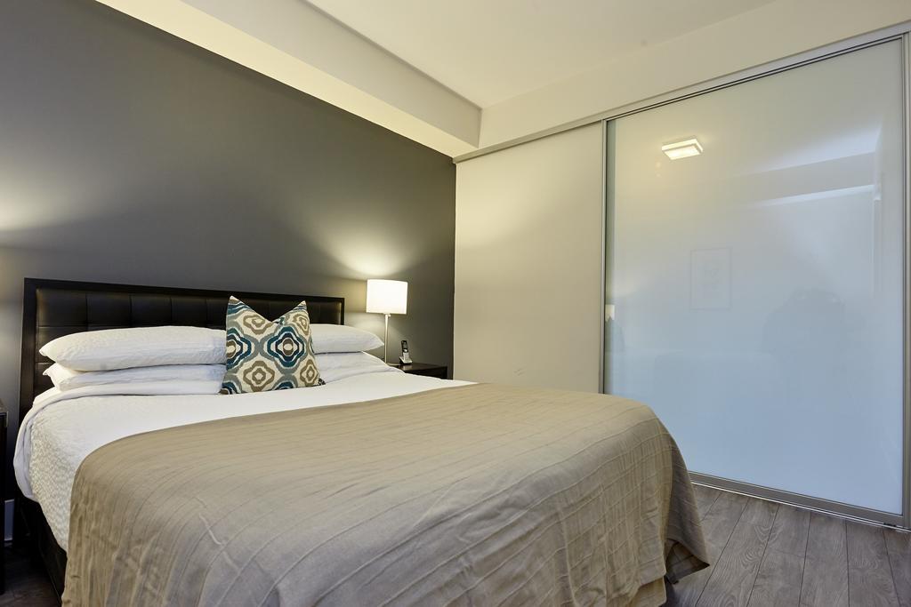 Atlas Suites - Cn Tower & Convention Centre 토론토 객실 사진