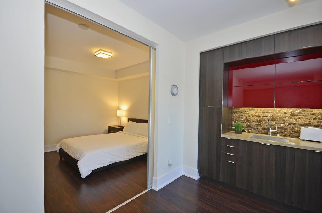 Atlas Suites - Cn Tower & Convention Centre 토론토 객실 사진