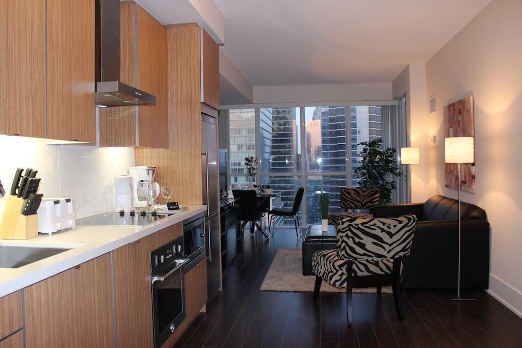 Atlas Suites - Cn Tower & Convention Centre 토론토 객실 사진
