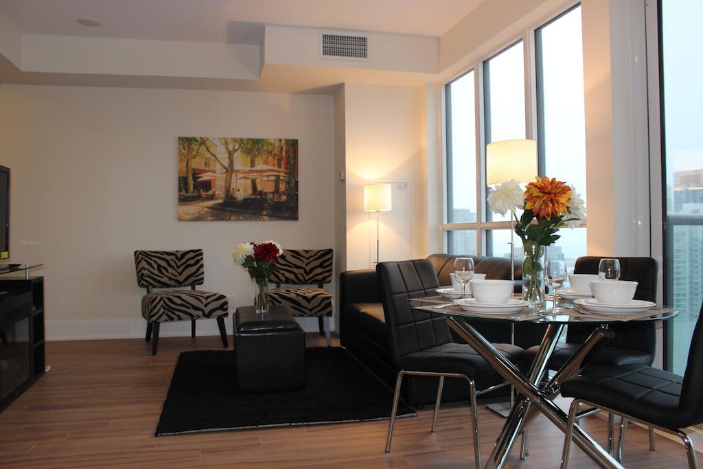 Atlas Suites - Cn Tower & Convention Centre 토론토 객실 사진