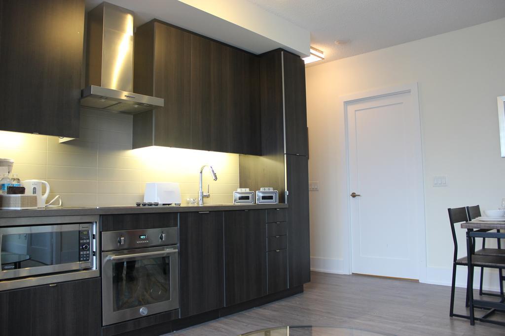 Atlas Suites - Cn Tower & Convention Centre 토론토 외부 사진
