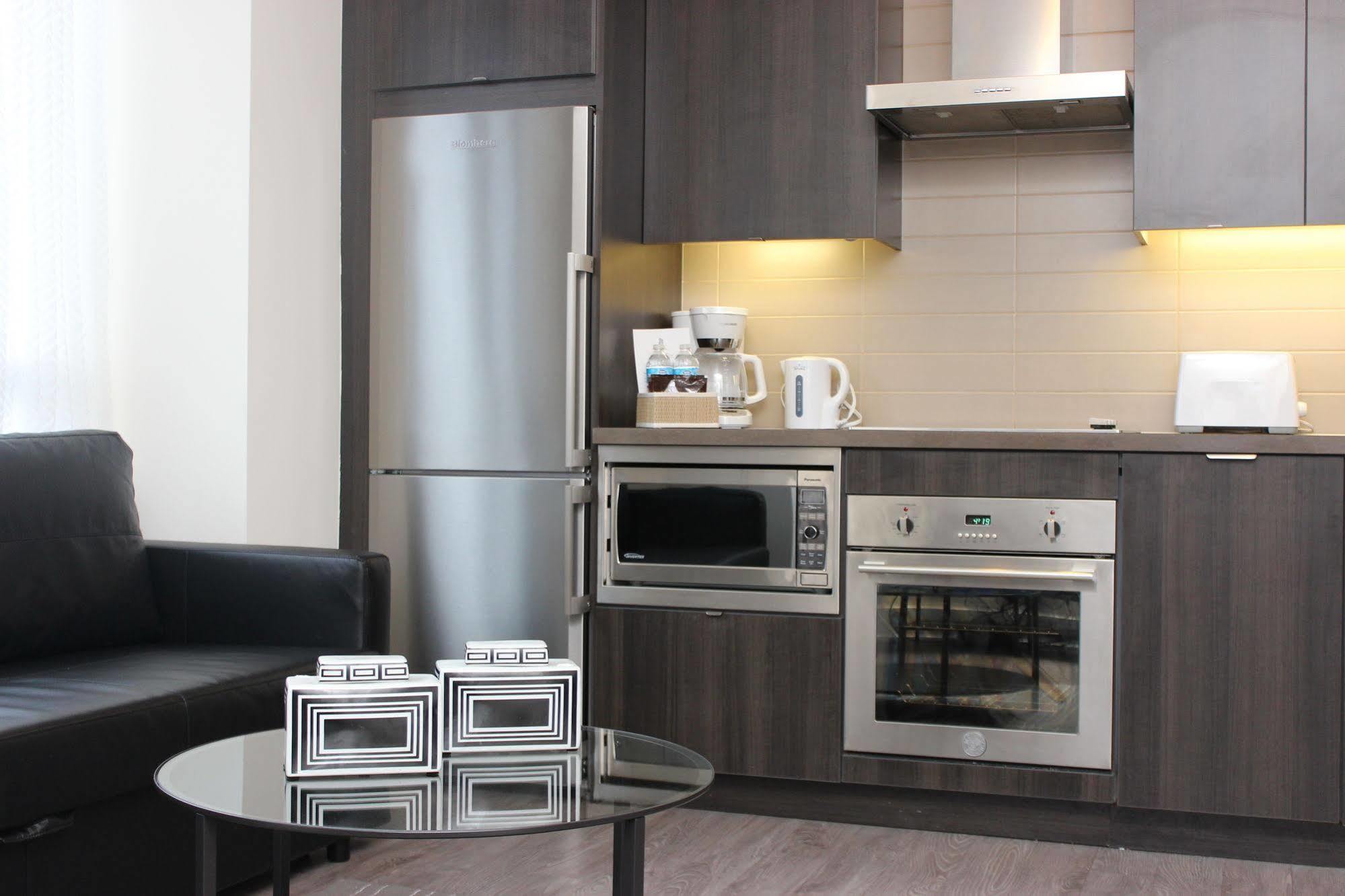 Atlas Suites - Cn Tower & Convention Centre 토론토 외부 사진
