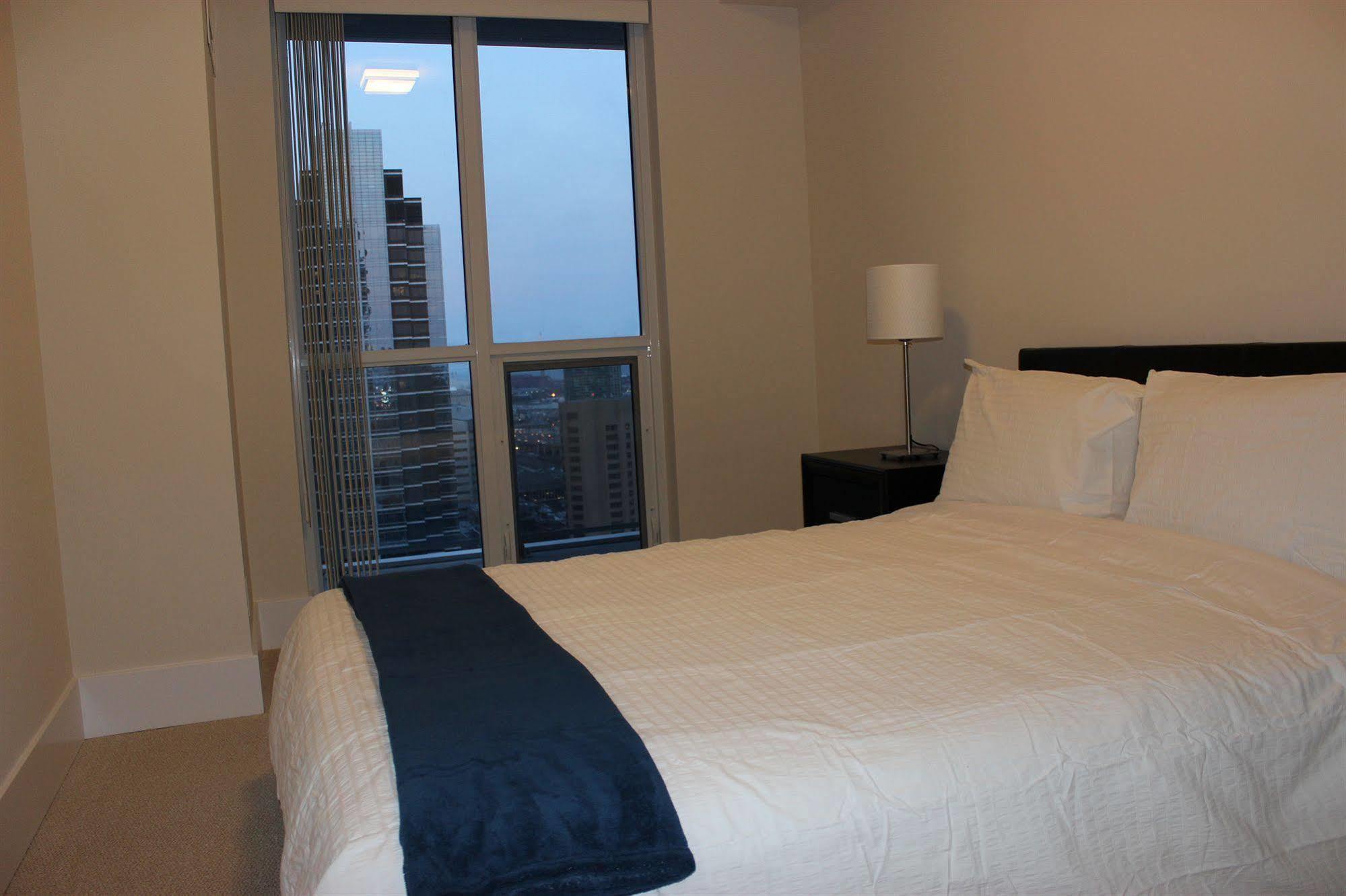 Atlas Suites - Cn Tower & Convention Centre 토론토 외부 사진